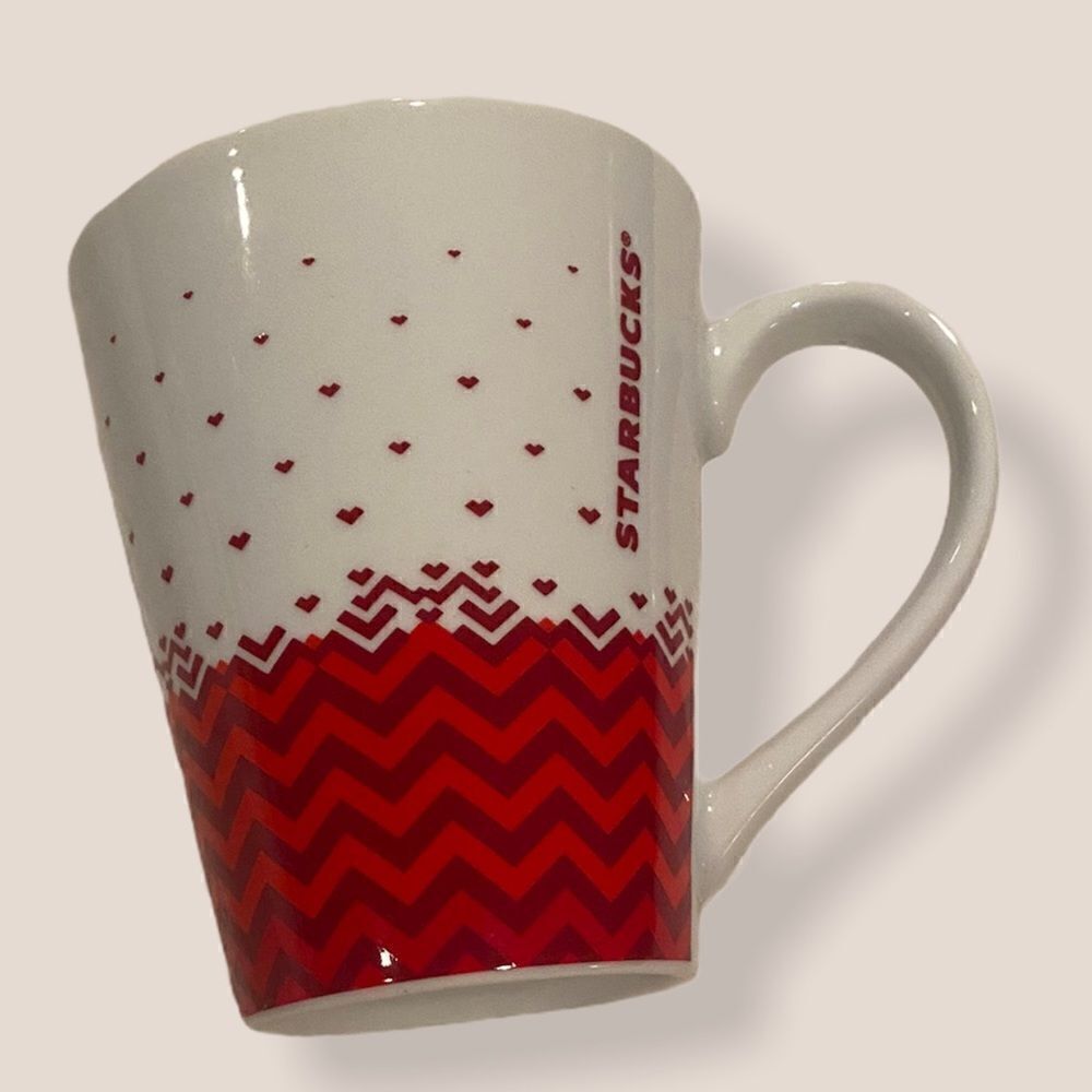 Starbucks Res & White Heart Mug 11Oz